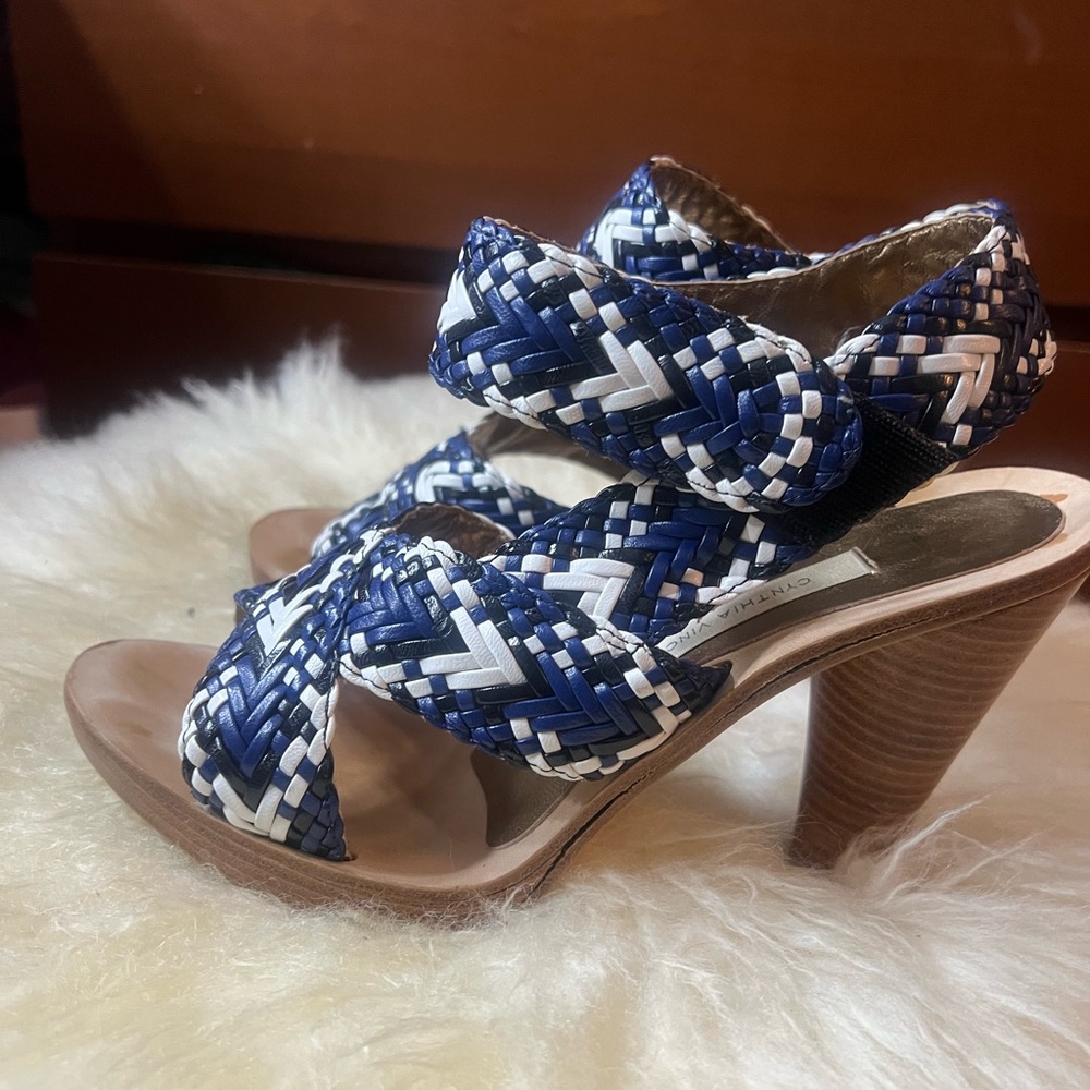 Cynthia Vincent Blue and White Leathe Woven Heeled Sandals size 7